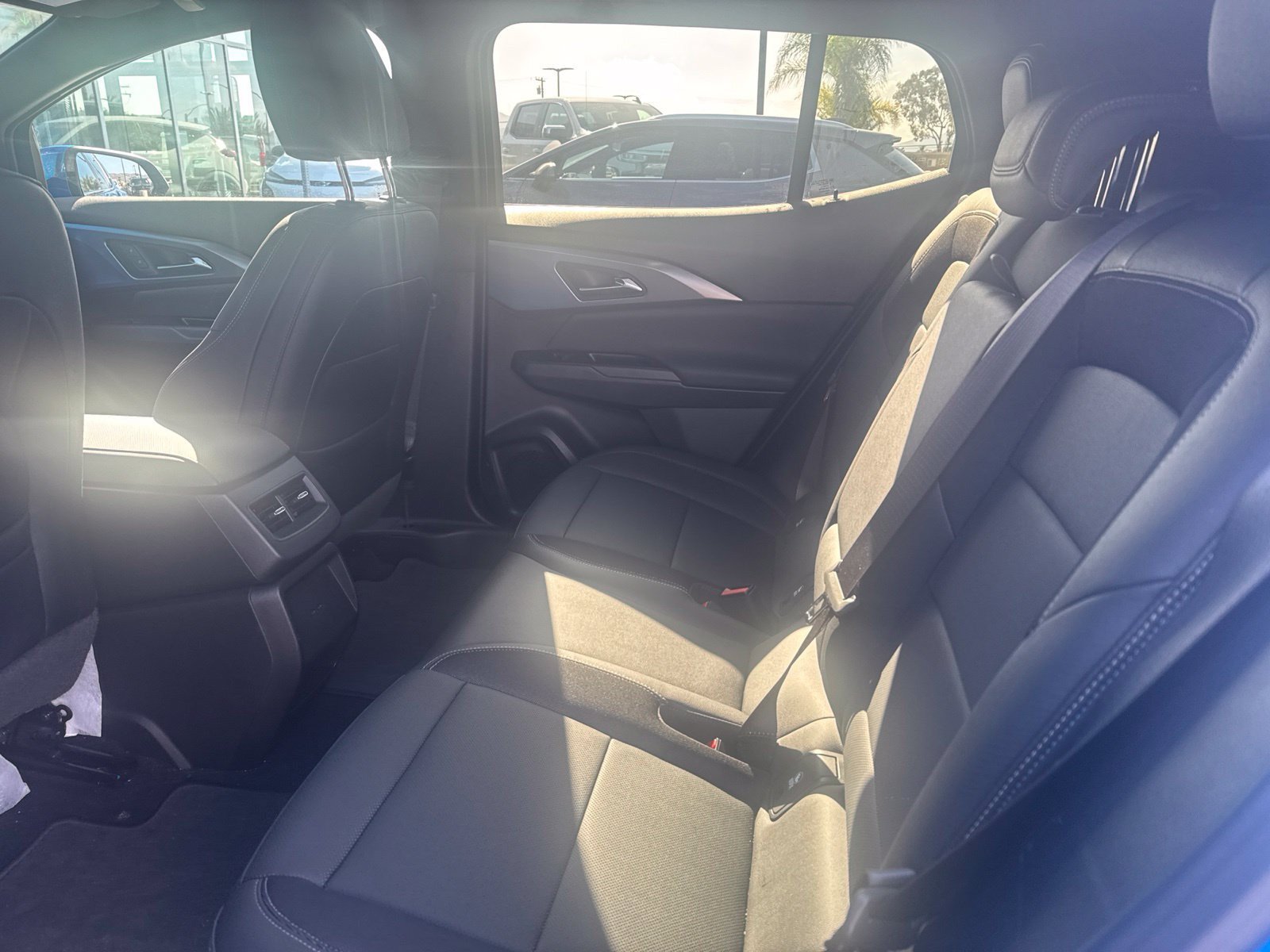 Used 2024 Chevrolet Equinox EV LT FWD image 6