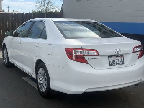 Used 2012 Toyota Camry LE image 4