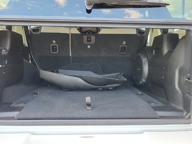 Used 2022 Jeep Wrangler Unlimited Sahara AWD/4WD image 18