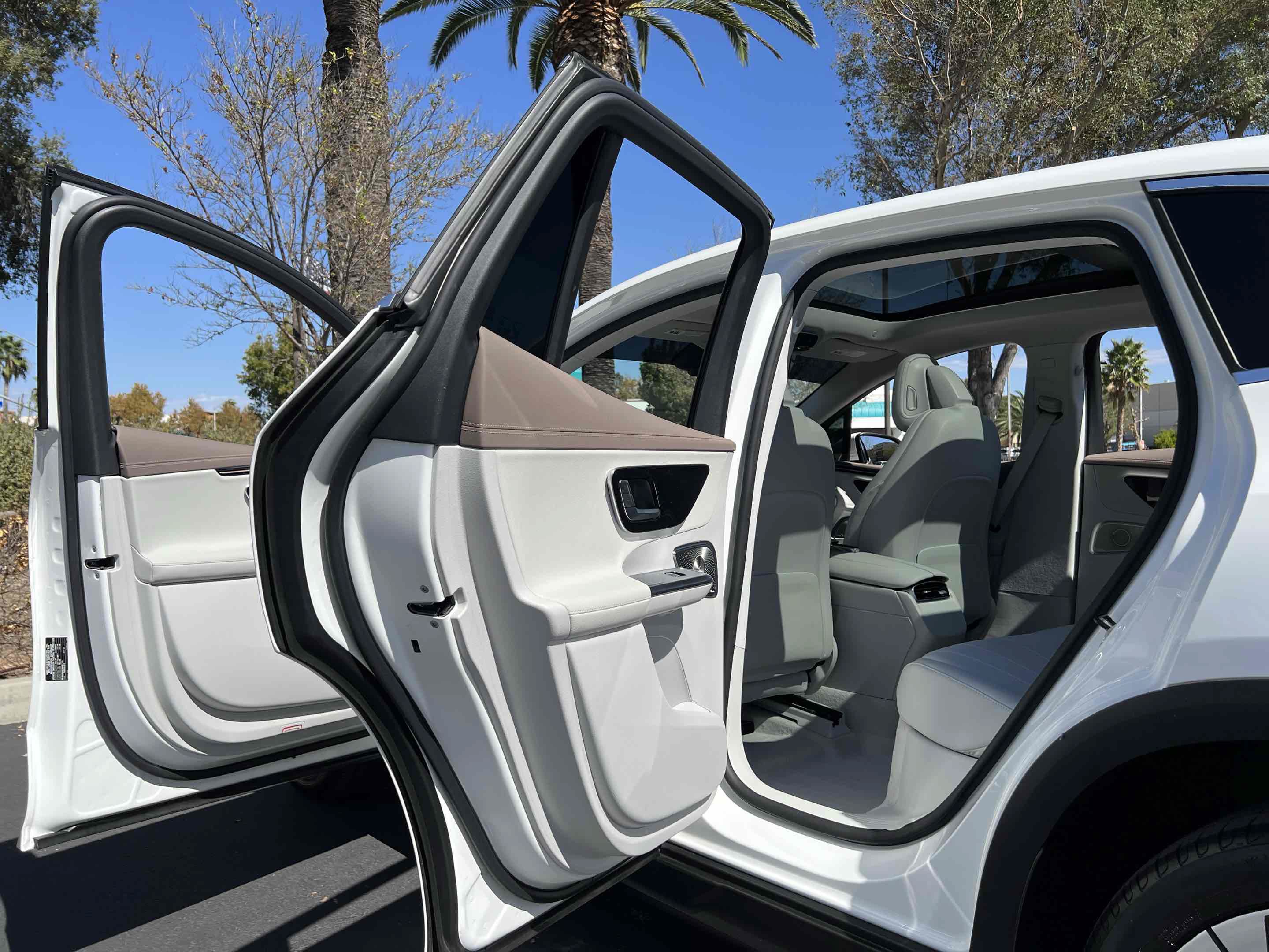 Used 2023 Mercedes-Benz EQE 350+ SUV image 64