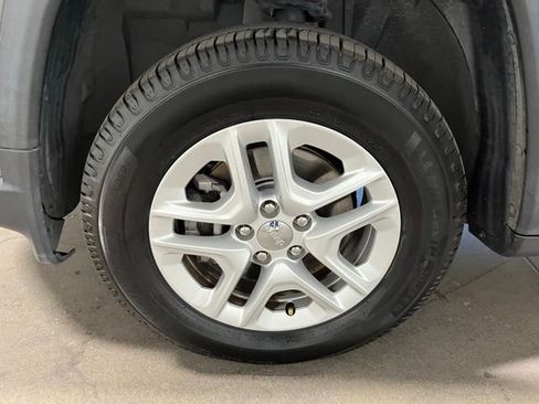 Used 2018 Jeep Compass Sport AWD/4WD image 28