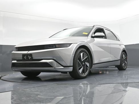 Used 2025 Hyundai Ioniq 5 Limited image 29