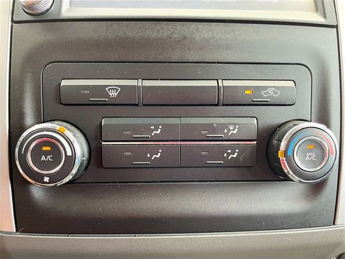 Used 2019 Nissan Frontier SV image 15