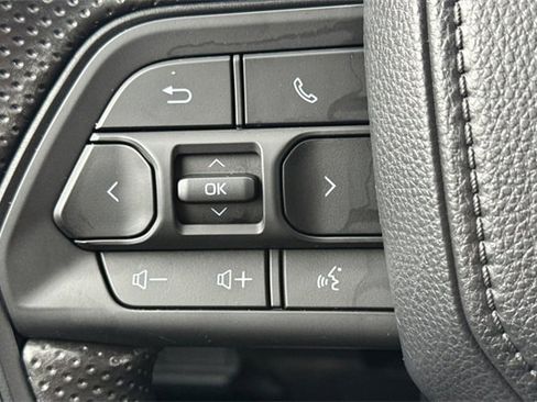 Used 2025 Toyota Tacoma SR5 image 36