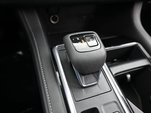 Used 2024 Nissan Pathfinder SV FWD image 29