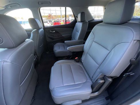 Used 2021 Chevrolet Traverse Premier image 24