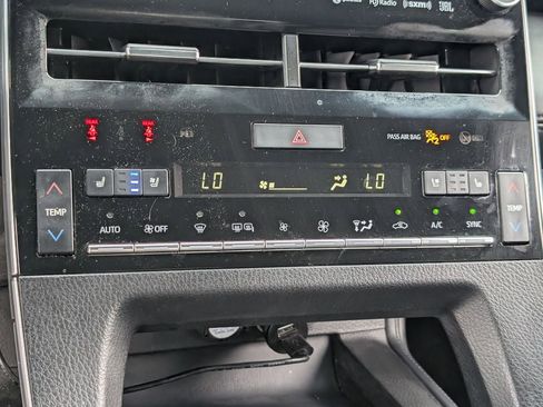 Used 2019 Toyota Avalon Touring w/ Advanced Safety Package image 17