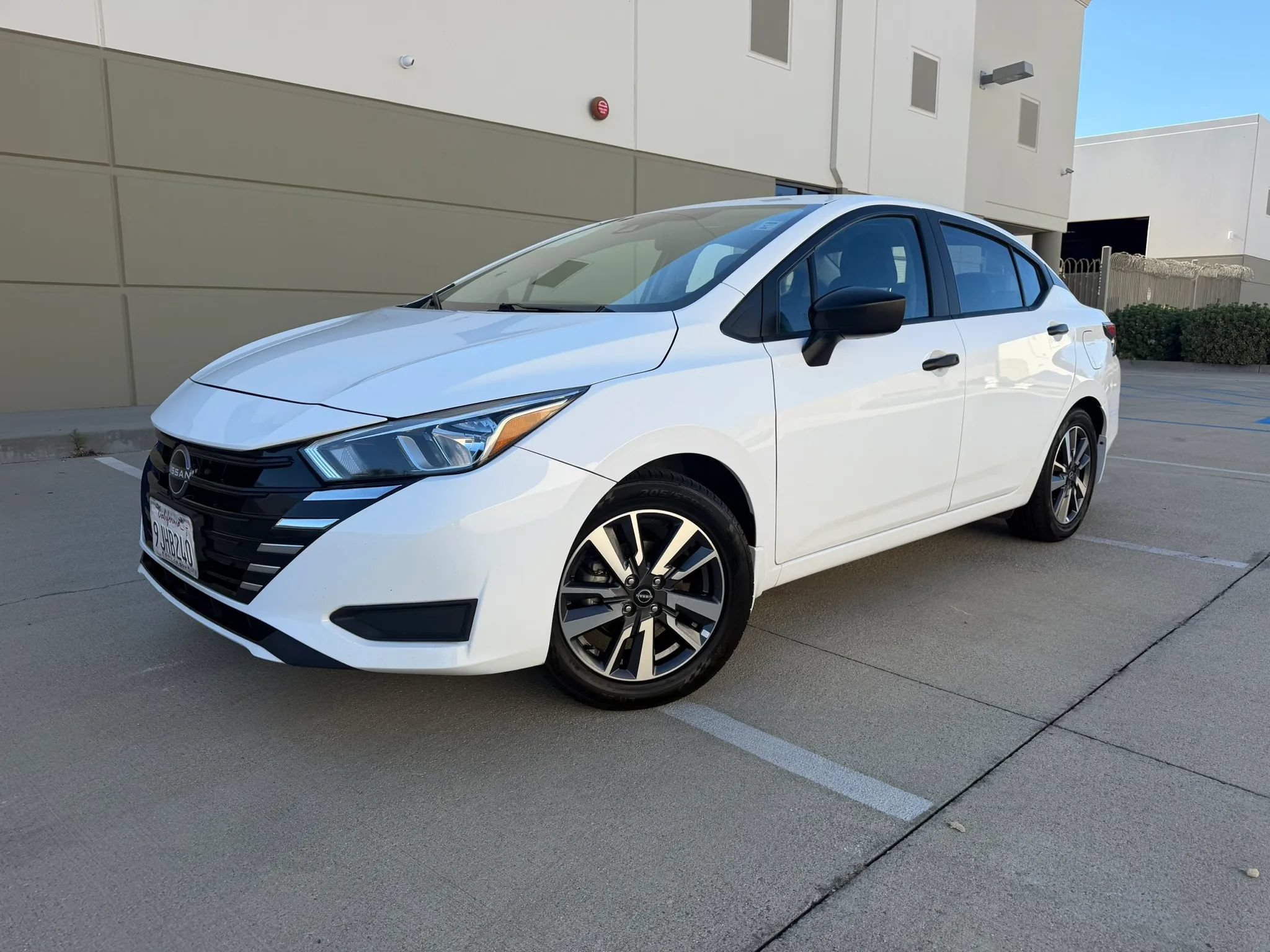 Used 2023 Nissan Versa S w/ S Plus Package FWD image 1