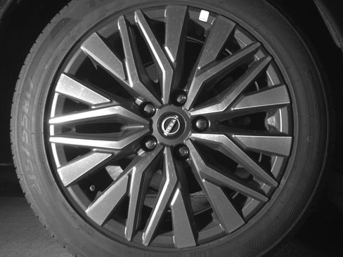 Used 2025 Nissan Altima 2.5 SV image 15