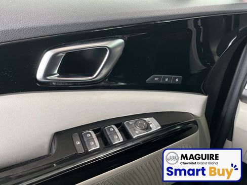 Used 2022 Kia Carnival SX Prestige image 5