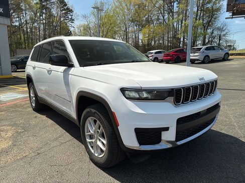 Used 2022 Jeep Grand Cherokee L Laredo w/ Luxury Tech Group I image 4