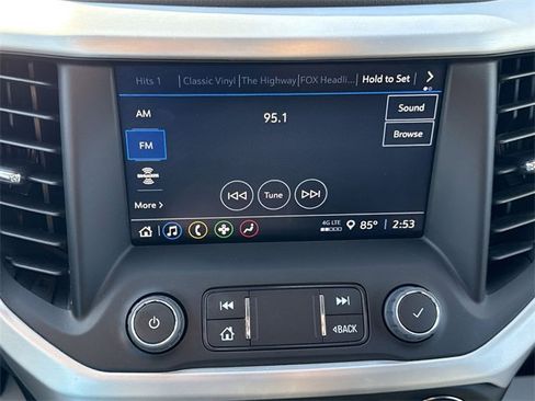 Certified 2023 GMC Acadia SLE w/ Driver Convenience Package image 13