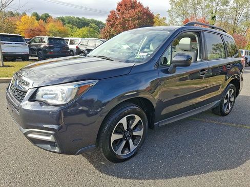 Used 2017 Subaru Forester 2.5i Premium w/ All-Weather Package image 4