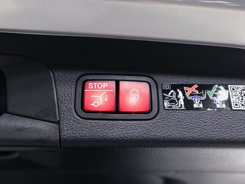 Certified 2026 Mercedes-Benz GLS 450 4MATIC image 37