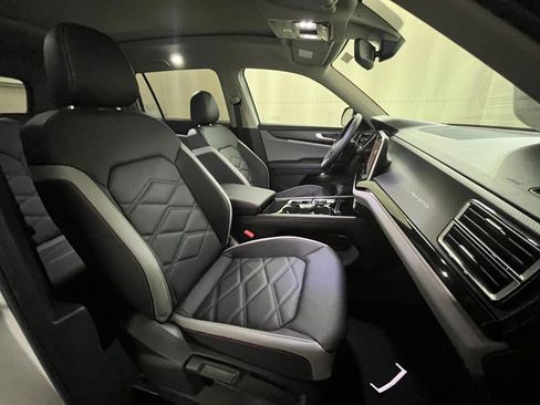 New 2026 Volkswagen Atlas Peak Edition AWD/4WD image 12