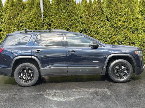 Used 2022 GMC Acadia AT4 w/ Technology Package AWD/4WD image 3