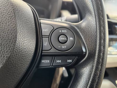 Used 2022 Toyota Corolla LE FWD image 28