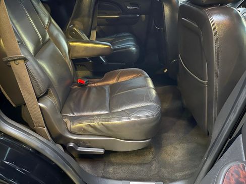 Used 2007 GMC Yukon Denali image 16