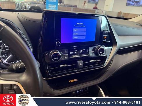Certified 2024 Toyota Highlander XLE AWD/4WD image 22