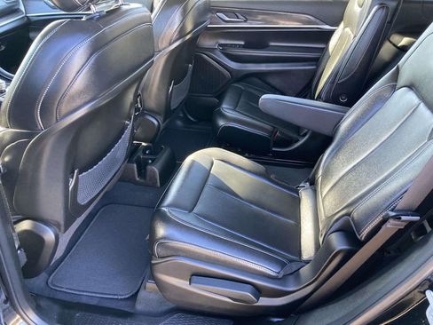 Used 2023 Jeep Grand Cherokee L Limited image 16