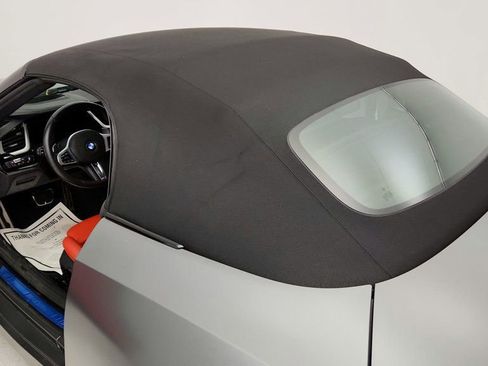 Used 2025 BMW Z4 M40i w/ Premium Package image 9