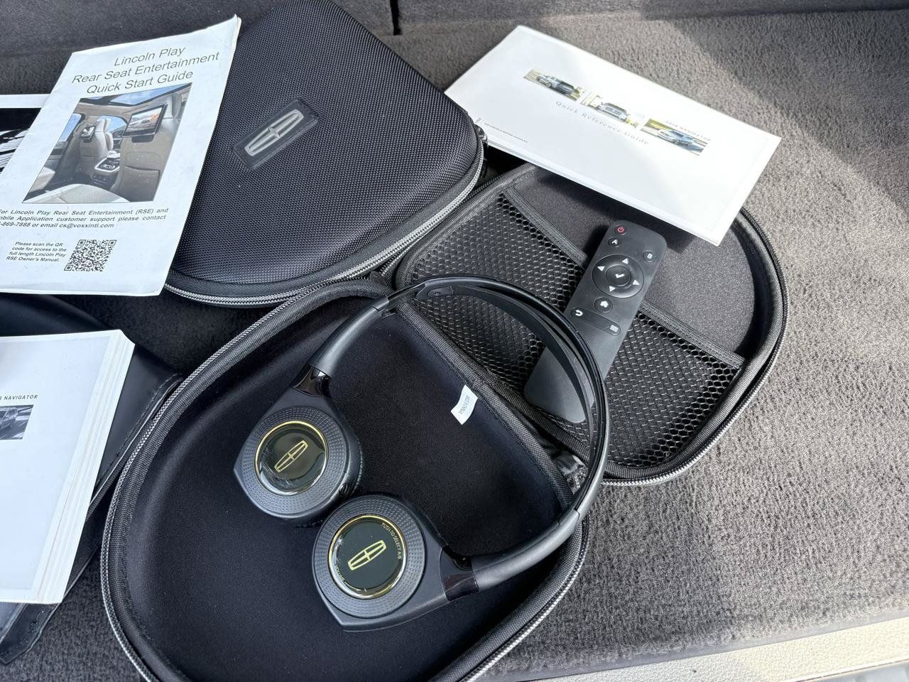 Used 2018 Lincoln Navigator Select w/ Technology Package RWD image 15