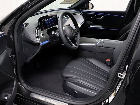 New 2026 Mercedes-Benz E 350 4MATIC Sedan image 11