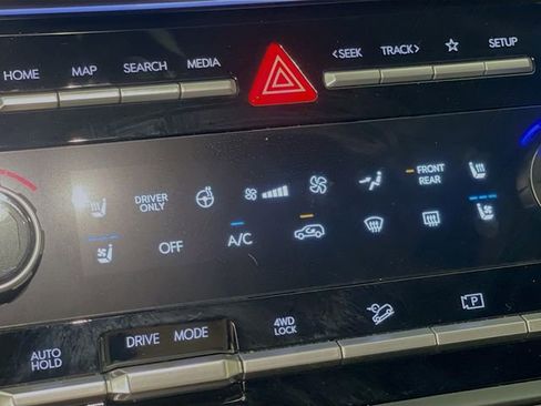 Used 2024 Hyundai Santa Fe Calligraphy image 22