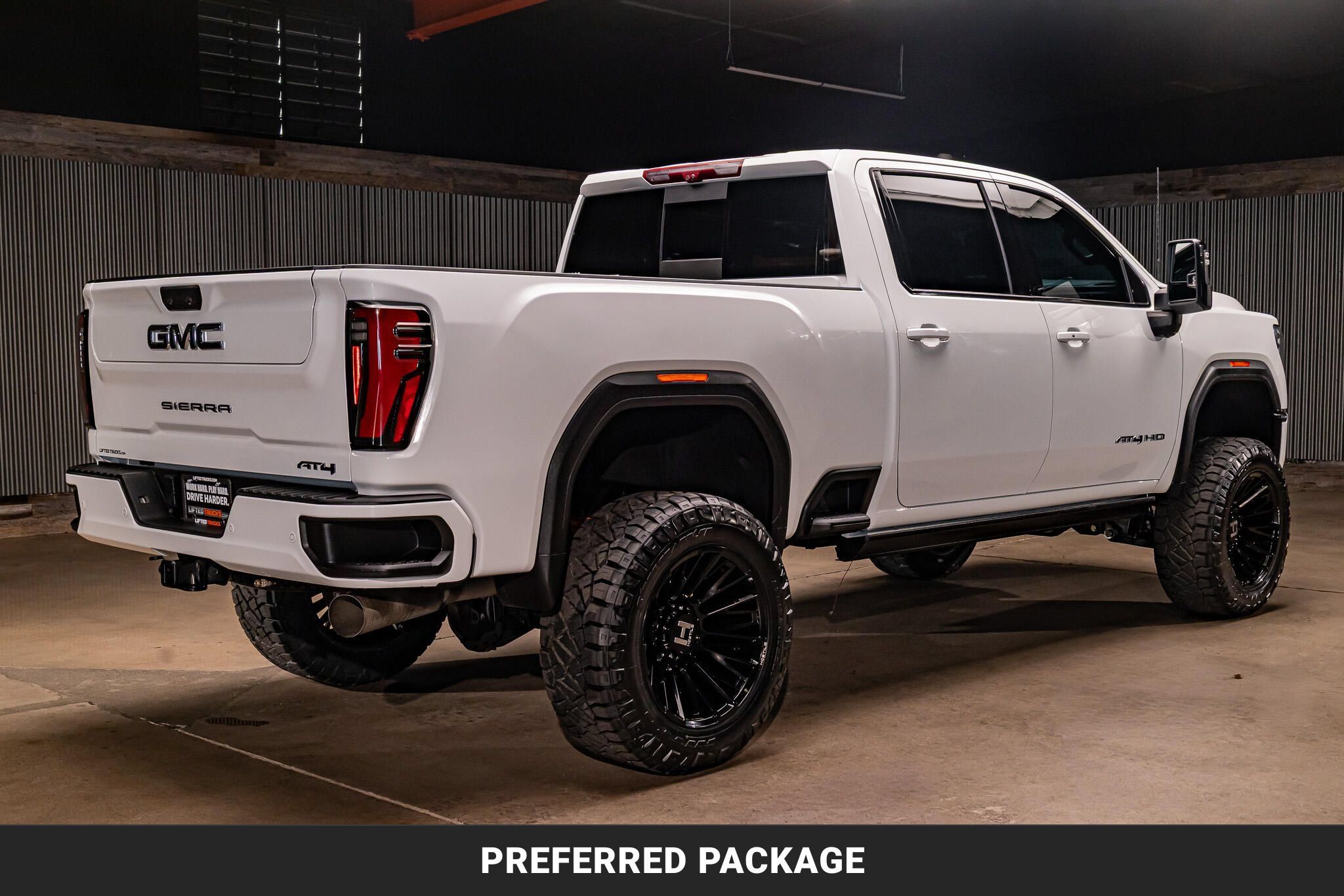 Used 2024 GMC Sierra 2500 AT4 w/ AT4 Premium Plus Package AWD/4WD image 7