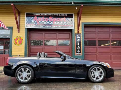 Used 2005 Cadillac XLR RWD image 4