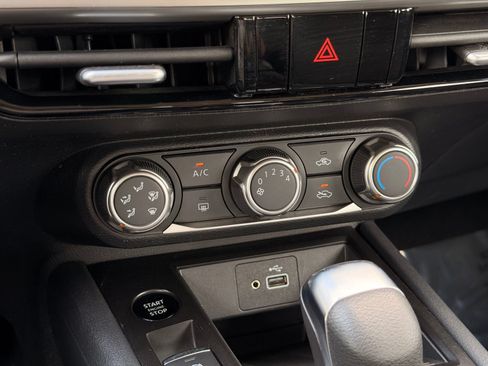 Used 2025 Nissan Kicks S AWD/4WD image 38