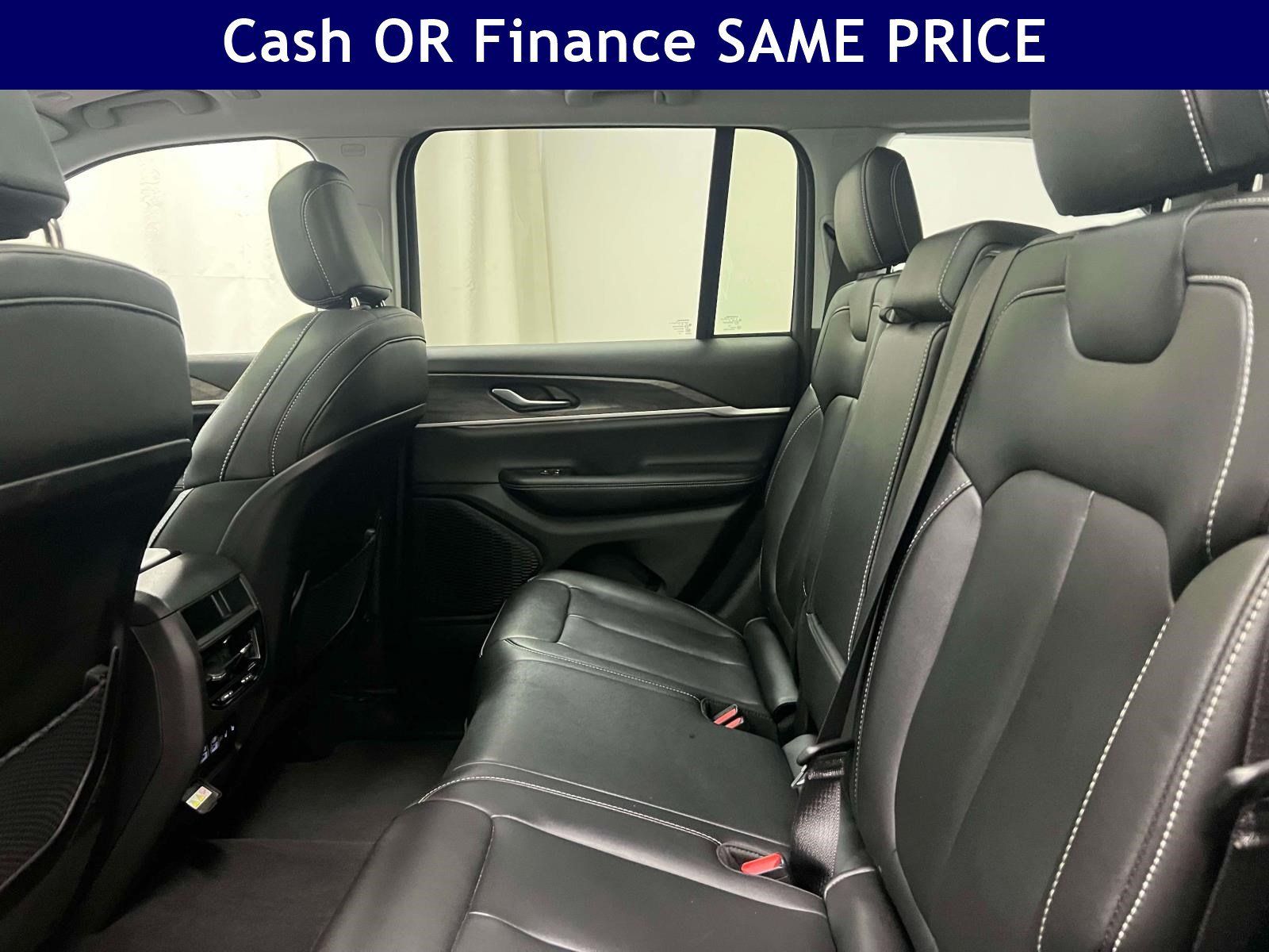 Used 2023 Jeep Grand Cherokee Limited AWD/4WD image 14