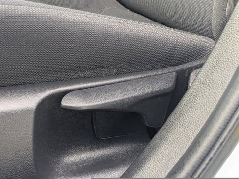 Used 2021 Toyota Corolla LE image 17