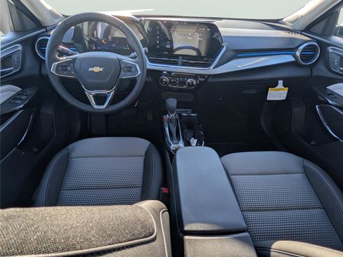 New 2026 Chevrolet Trax LT w/ Driver Confidence Package image 13