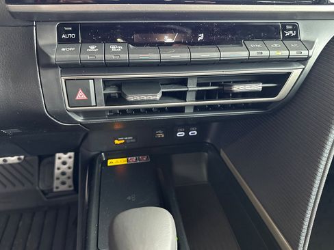 Used 2026 Toyota Camry SE image 24