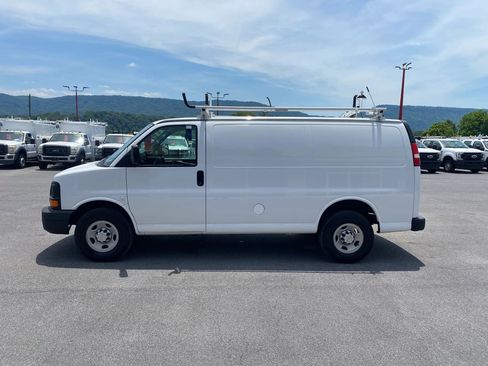 Used 2011 Chevrolet Express 2500 RWD image 5