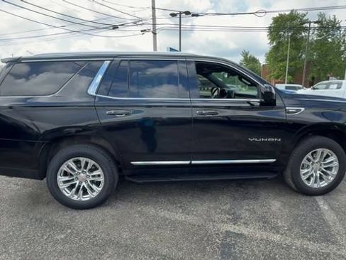 Used 2023 GMC Yukon SLT AWD/4WD image 9