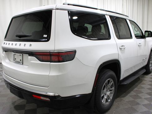 Used 2024 Jeep Wagoneer 4WD image 32