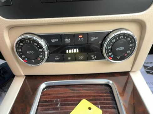 Used 2013 Mercedes-Benz GLK 350 4MATIC image 11