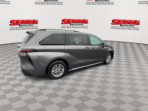Certified 2024 Toyota Sienna XLE w/ XLE Plus Package image 9