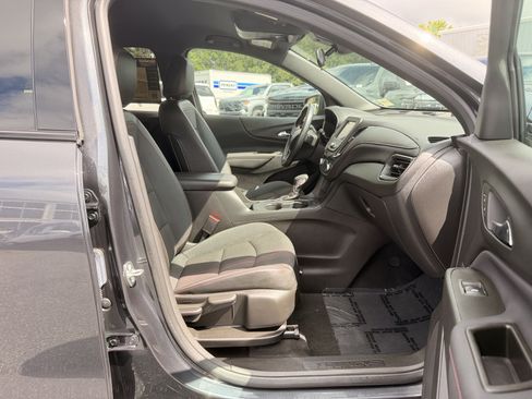 Used 2023 Chevrolet Equinox RS FWD image 33