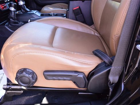 Certified 2020 Jeep Gladiator Rubicon w/ LED Lighting Group image 15