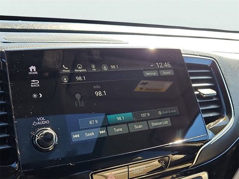 Certified 2022 Honda Pilot Touring image 32