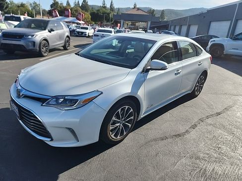 Used 2017 Toyota Avalon XLE Premium w/ Preferred Accessory Package image 1
