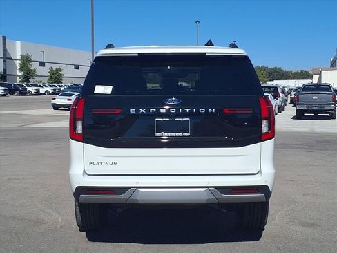 New 2025 Ford Expedition Platinum w/ Platinum Ultimate Package image 5