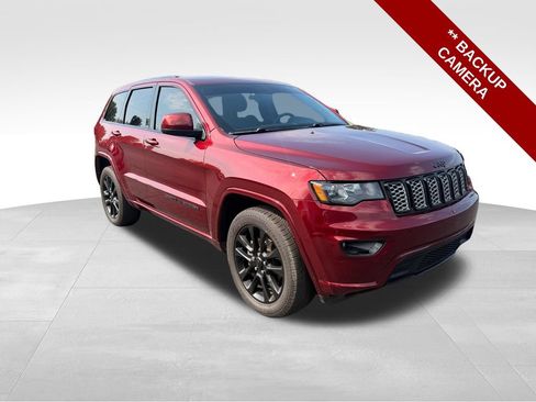 Used 2020 Jeep Grand Cherokee Altitude AWD/4WD image 11