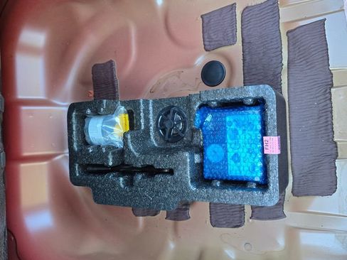 Used 2024 Hyundai Elantra Blue image 38