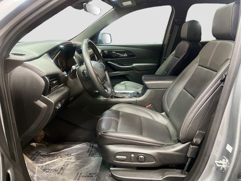 Used 2023 Chevrolet Traverse RS image 22