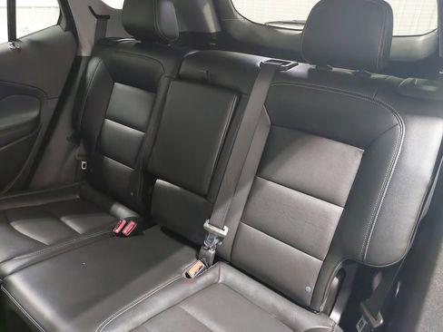 Used 2024 GMC Terrain SLT image 14