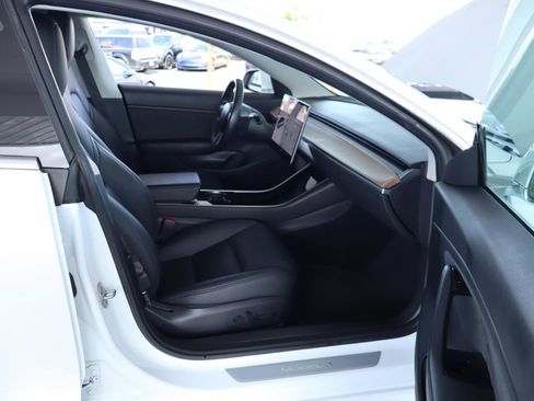 Used 2018 Tesla Model 3 Long Range RWD image 34